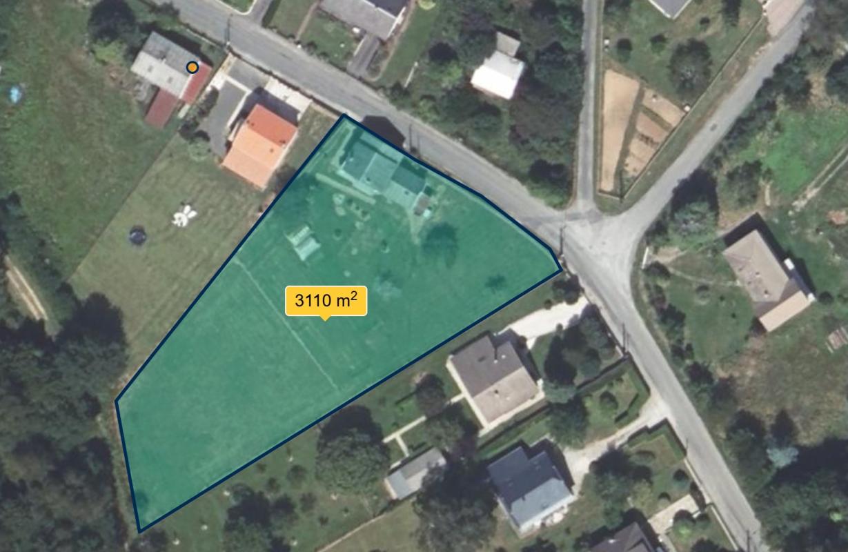 CHAMBERET Maison de village avec grand terrain plat - Beau potentiel - Chamberet 16