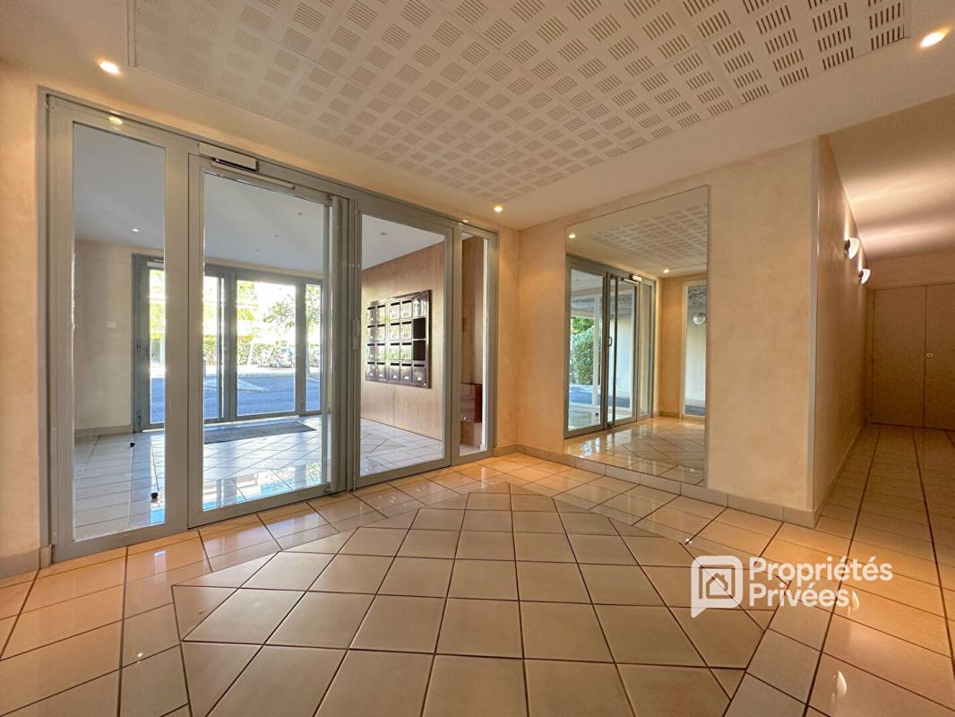 CLERMONT-FERRAND Appartement 2 pièces 46,5m2 avec balcon, garage et parking 11