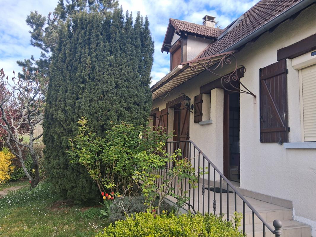 JUSSY Maison 4 pièce(s) 125 m2 1