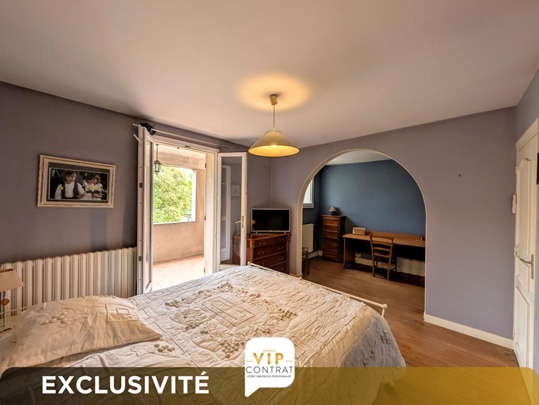 CHATEAUBERNARD Maison Chateaubernard 5 pièce(s) 160 m2 EXCULSIVITE VIP 10