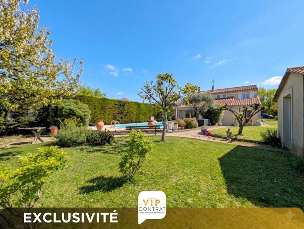 CHATEAUBERNARD Maison Chateaubernard 5 pièce(s) 160 m2 EXCULSIVITE VIP 16