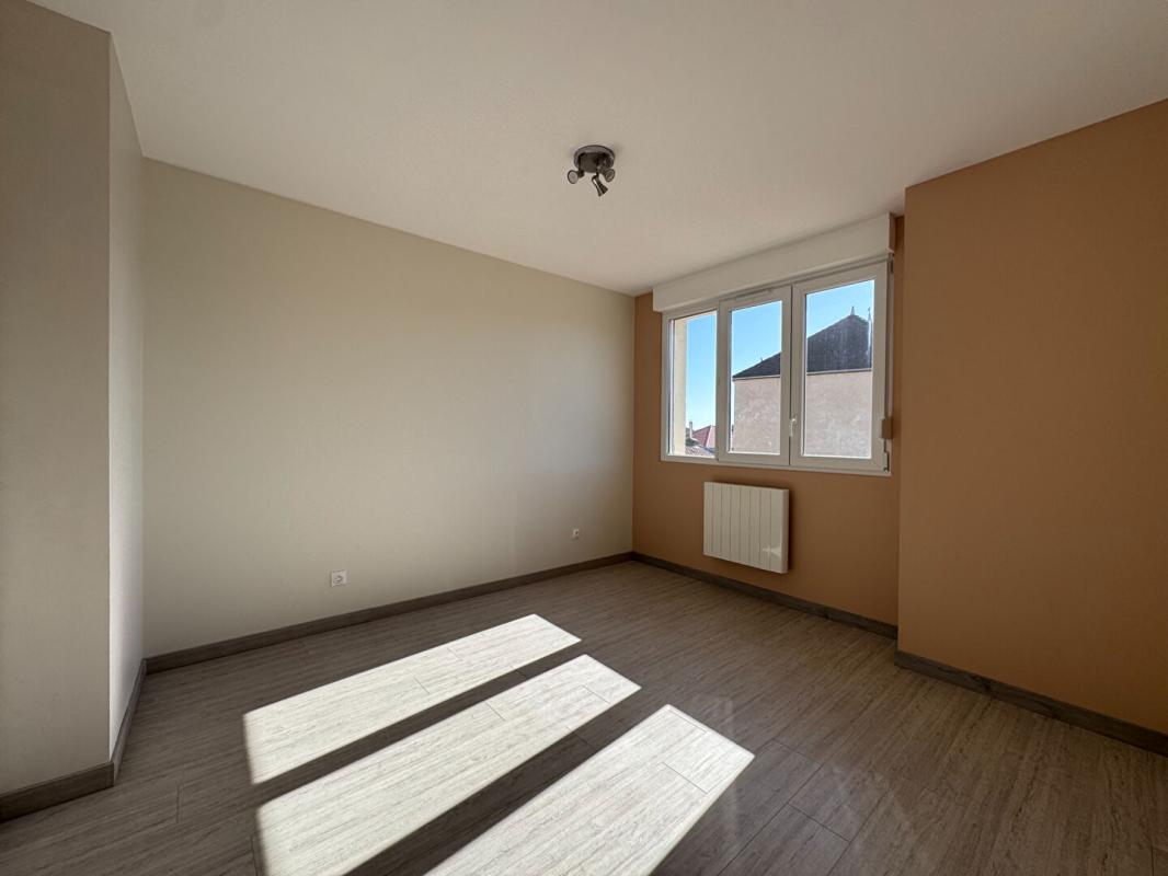 ARS-SUR-MOSELLE Appartement 2 chambres + Garage à 400 m de la gare d'Ars-sur-Moselle 5