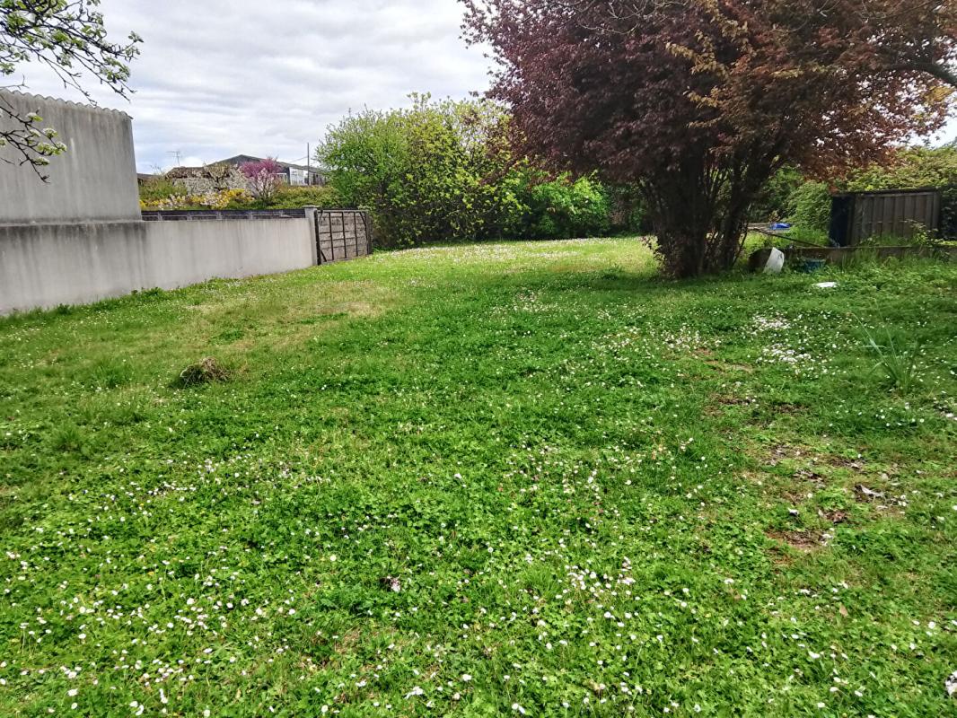 CHATEAUBERNARD Terrain à constriure Chateaubernard 2