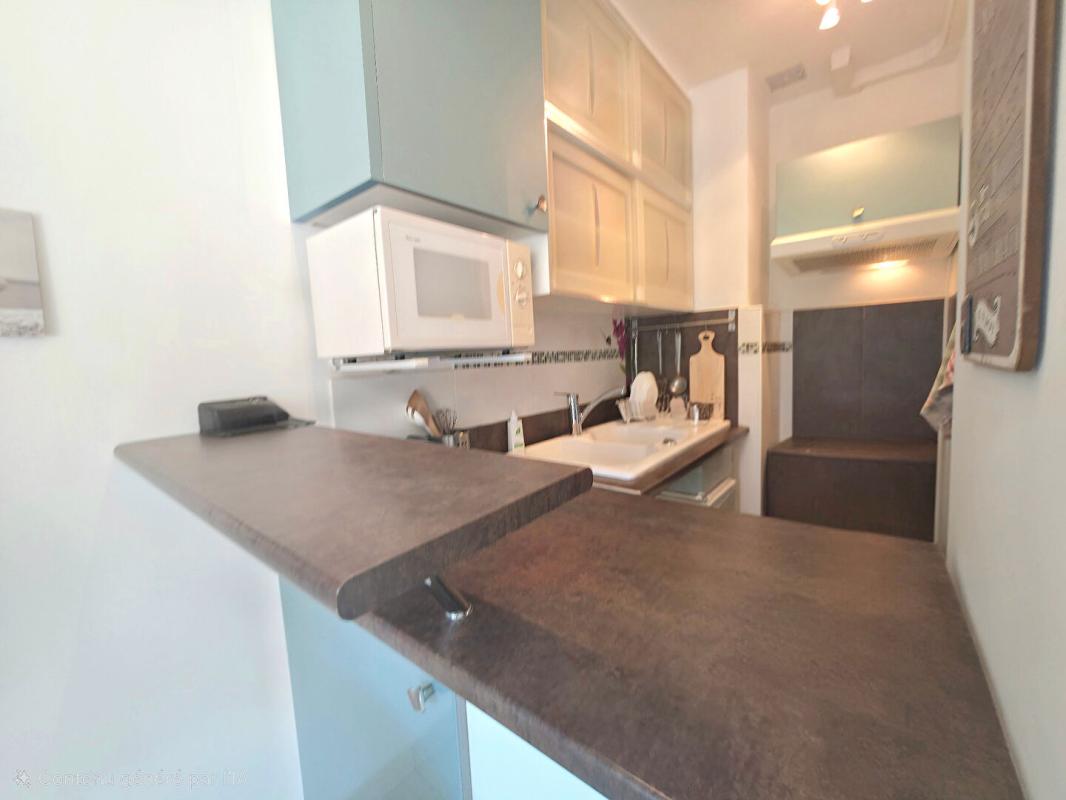 LE LAVANDOU GRAND STUDIO À LA FOSSETTE vue mer et terrasse 5