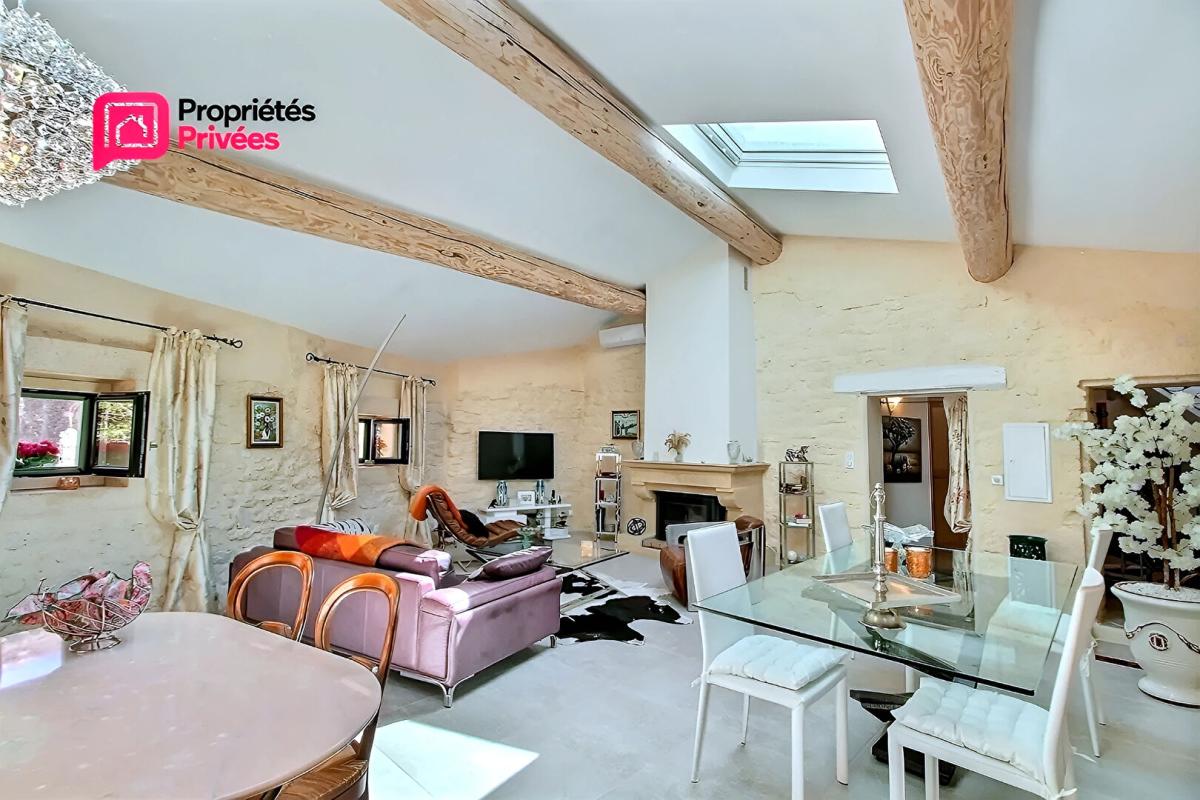 UZES UZES : A 5 km Maison de village  5 pièce(s) 118 m2, Terrasse , entièrement rénovée 1