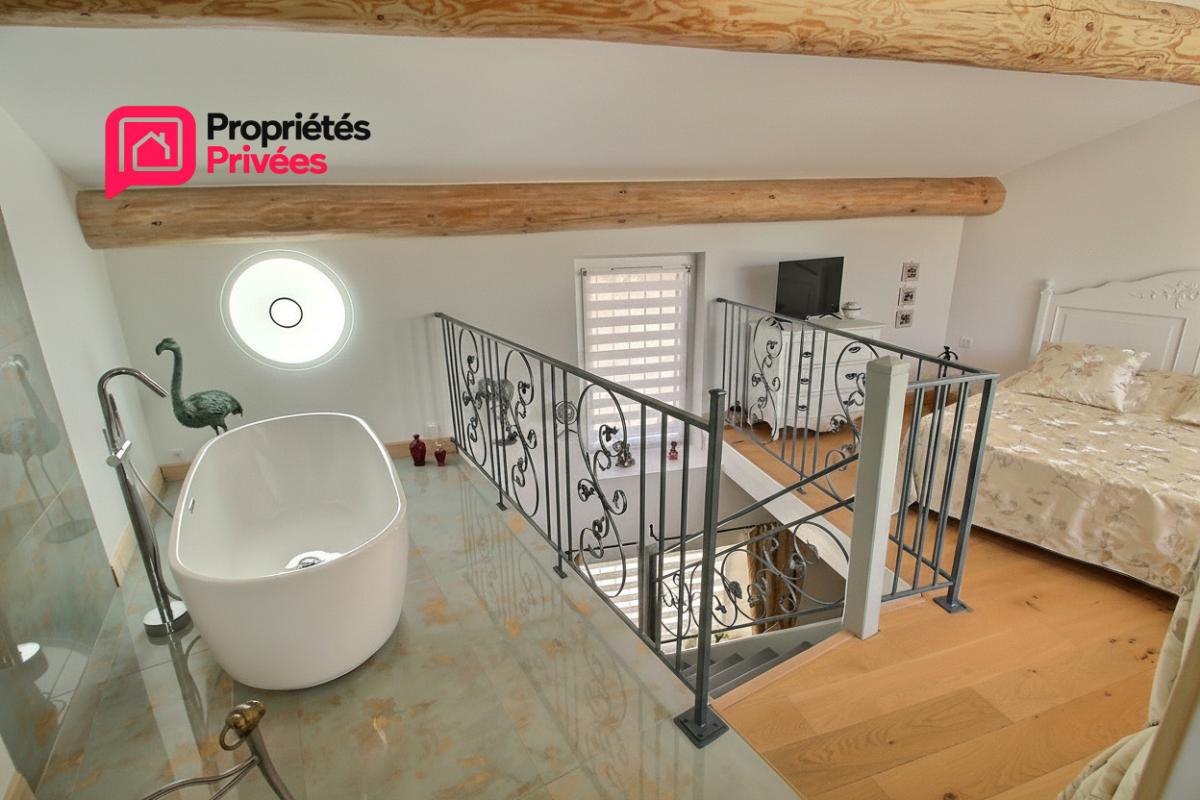 UZES UZES : A 5 km Maison de village 5 pièce(s) 118 m2, Terrasse , entièrement rénovée 9
