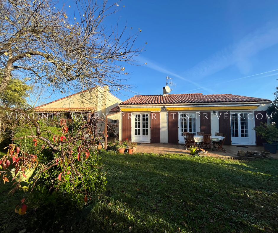 ECHILLAIS BELLE MAISON T5 DE PLAIN PIED NON MITOYENNE 13