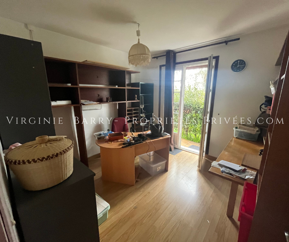 ECHILLAIS BELLE MAISON T5 DE PLAIN PIED NON MITOYENNE 9