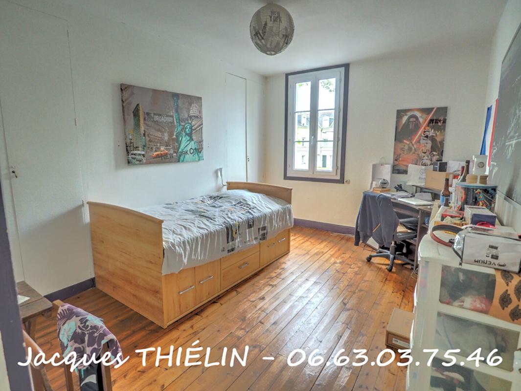 LONGUE-JUMELLES Maison de caractère en hypercentre de Longué-Jumelles ? 198 m² ? 5 chambres ? Terrain clos 14