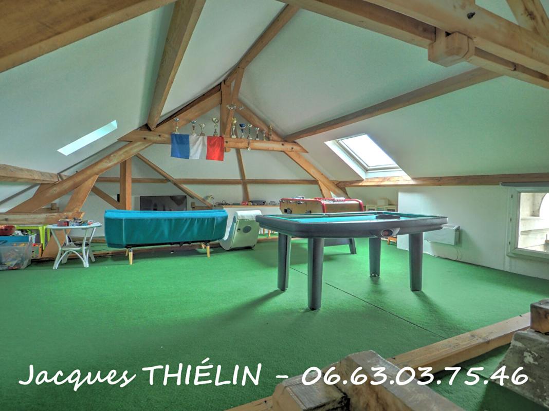 LONGUE-JUMELLES Maison de caractère en hypercentre de Longué-Jumelles ? 198 m² ? 5 chambres ? Terrain clos 18