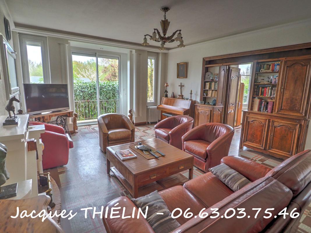 LONGUE-JUMELLES Maison de caractère en hypercentre de Longué-Jumelles ? 198 m² ? 5 chambres ? Terrain clos 7