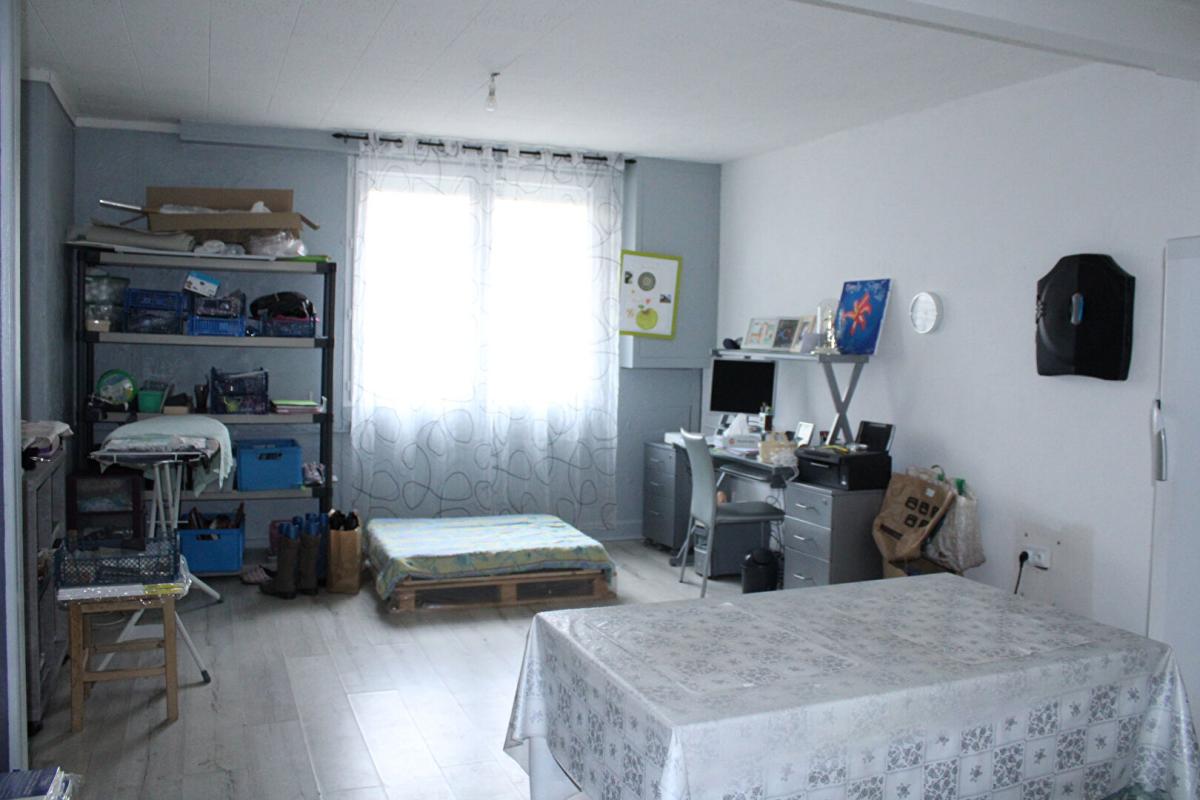 LANGOGNE Maison avec jardin Langogne 9 pièce(s) 190 m2 avec appartement independant 11