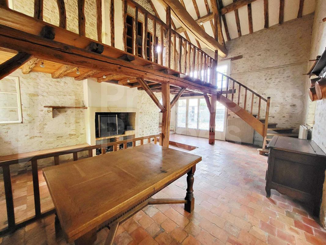 SERMAISES Maison de caractère en Pierre, 5 pièces, dépendances et jardin 4