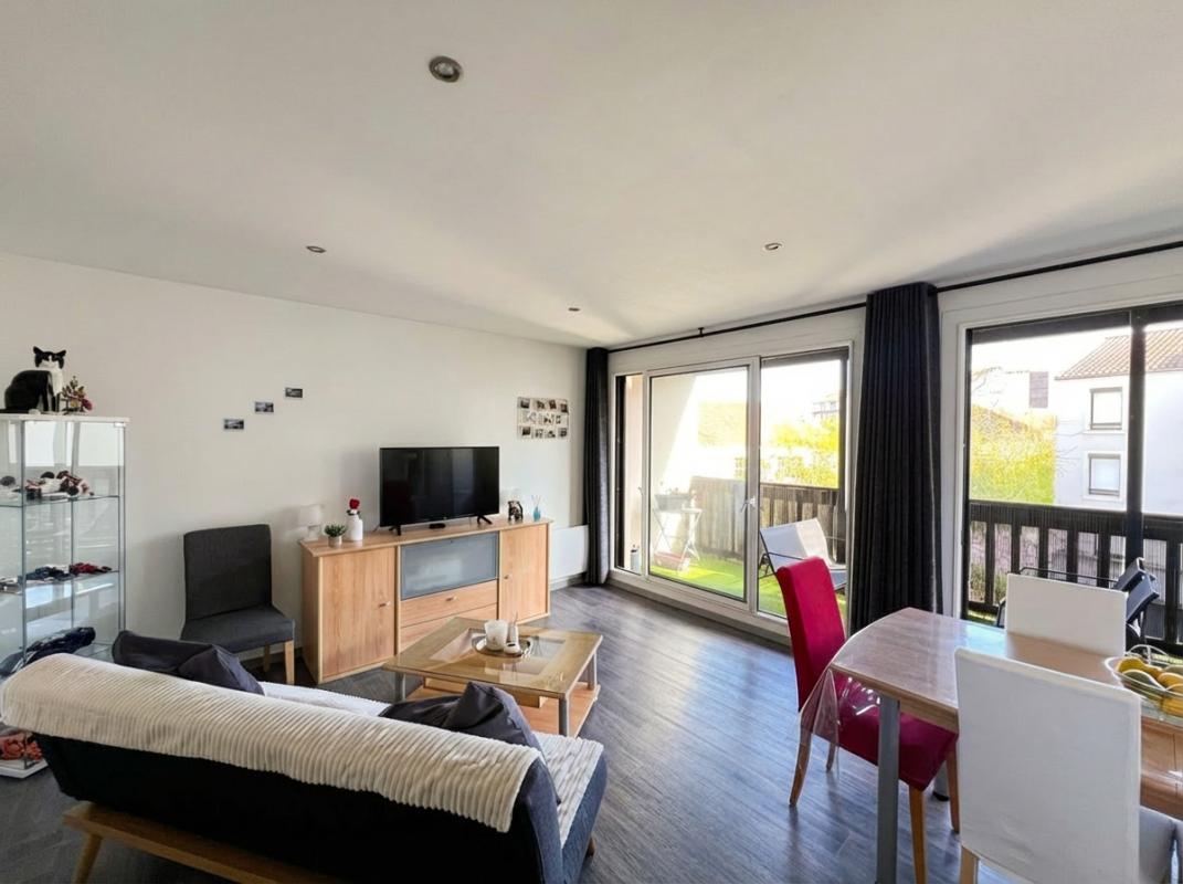 RIOM Appartement rénové au dernier étage 4