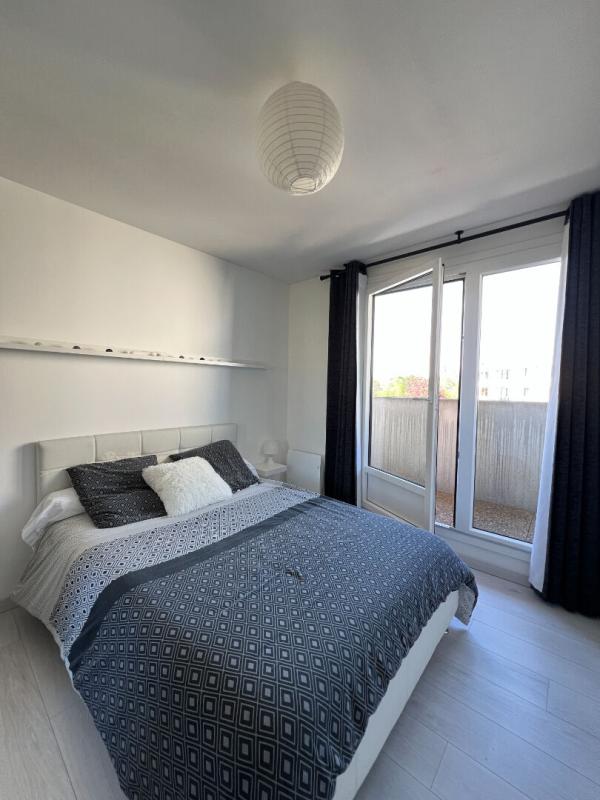 RIOM Appartement rénové au dernier étage 9