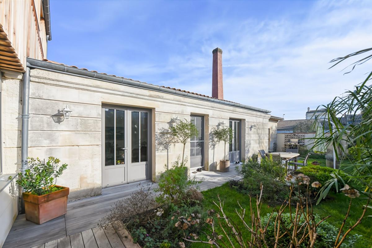 BORDEAUX Belle maison familiale en pierre - 245 m² habitables - Jardin intime - Bordeaux Sacré-Coeur 12