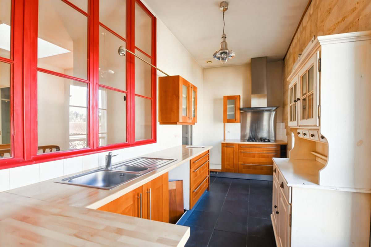 BORDEAUX Belle maison familiale en pierre - 245 m² habitables - Jardin intime - Bordeaux Sacré-Coeur 14