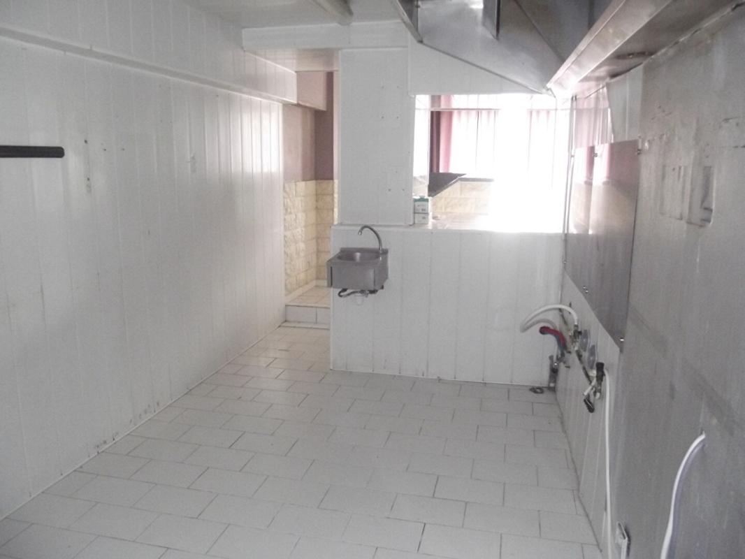 VENDEUVRE-SUR-BARSE Grande maison de plain pied 9