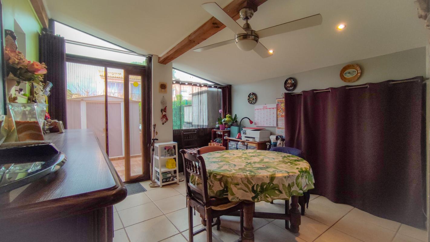 LA LONDE-LES-MAURES EXCLUSIVITE LA LONDE LES MAURES Appartement T3+terrasses+jardin+parking 11