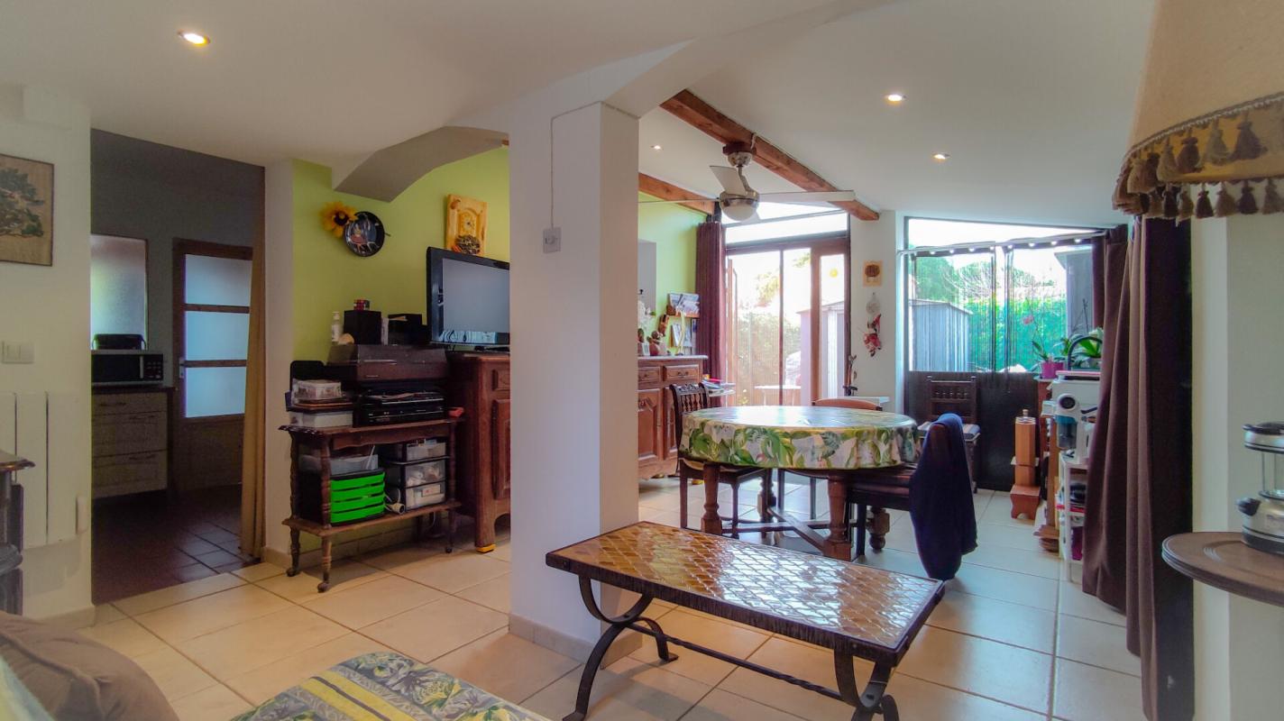 LA LONDE-LES-MAURES EXCLUSIVITE LA LONDE LES MAURES Appartement T3+terrasses+jardin+parking 16