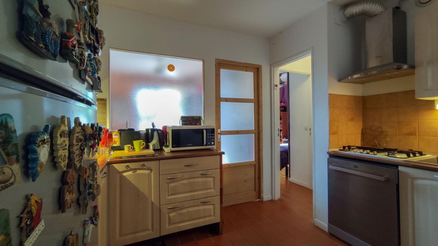 LA LONDE-LES-MAURES EXCLUSIVITE LA LONDE LES MAURES Appartement T3+terrasses+jardin+parking 8