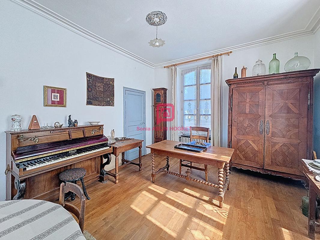 SAINT-AIGNAN-SUR-ROE Maison 191 m² - 6 pièces 3