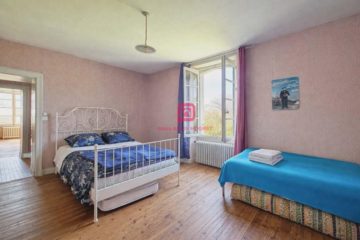 SAINT-AIGNAN-SUR-ROE Maison 191 m² - 6 pièces 8