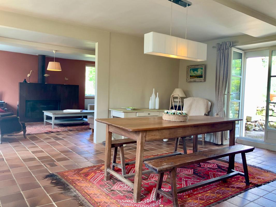 DORMELLES Elégante maison en pierre au coeur de la nature - Vue foret & charme authentiques à Dormelles 10