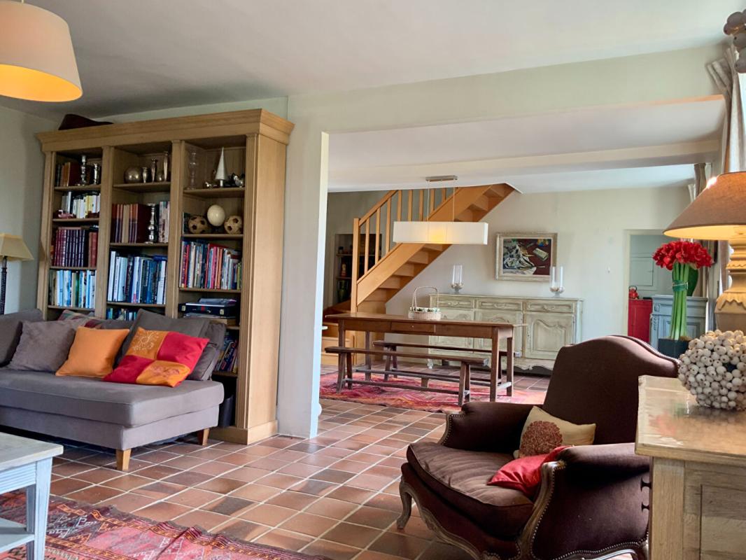 DORMELLES Elégante maison en pierre au coeur de la nature - Vue foret & charme authentiques à Dormelles 9