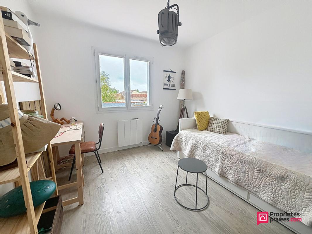 SAINT-XANDRE Maison familiale au coeur de Saint Xandre 8 pièce(s) 196 m2 11