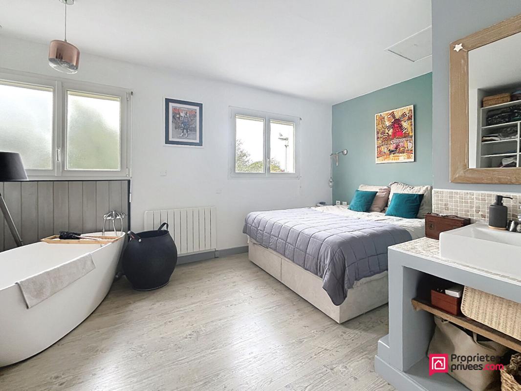 SAINT-XANDRE Maison familiale au coeur de Saint Xandre 8 pièce(s) 196 m2 13