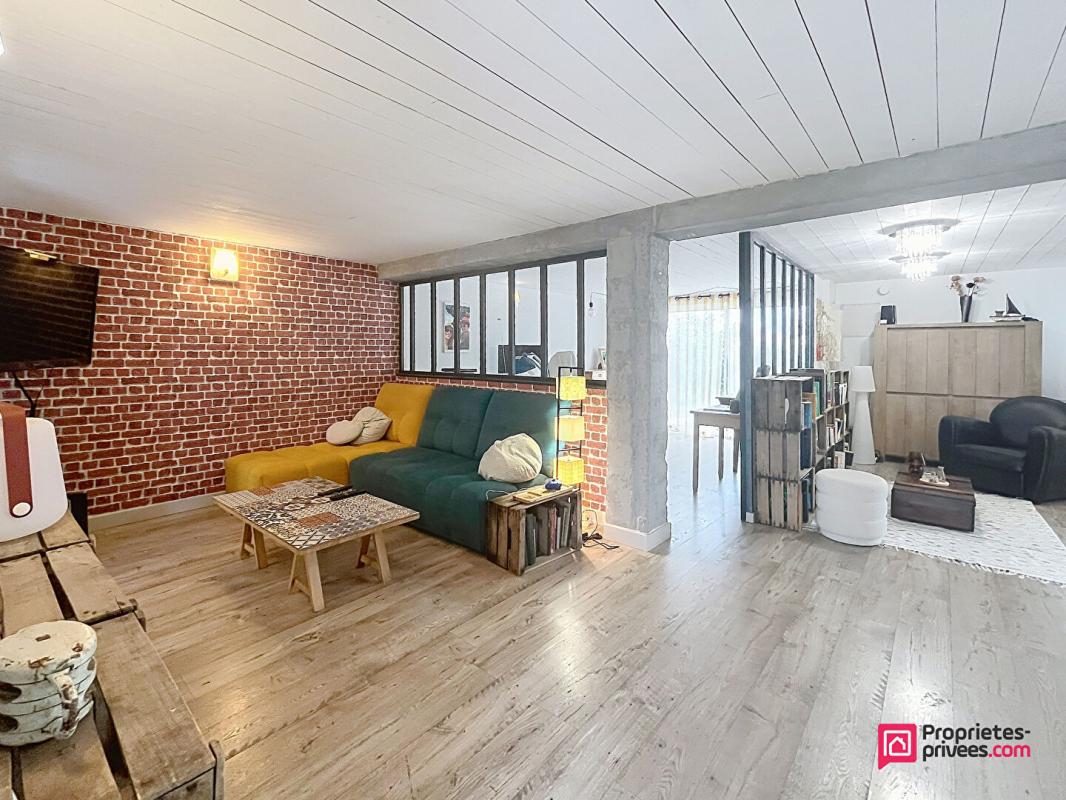 SAINT-XANDRE Maison familiale au coeur de Saint Xandre 8 pièce(s) 196 m2 7