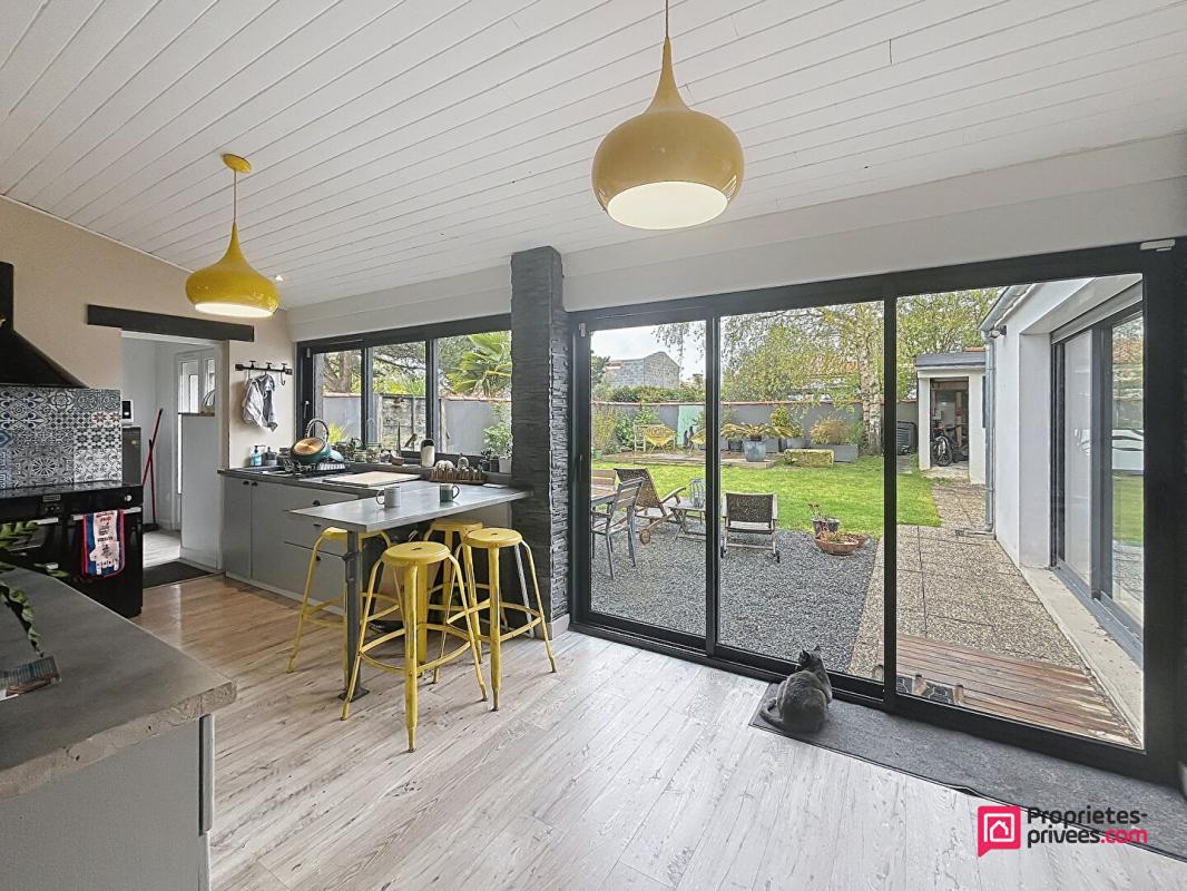 SAINT-XANDRE Maison familiale au coeur de Saint Xandre 8 pièce(s) 196 m2 8