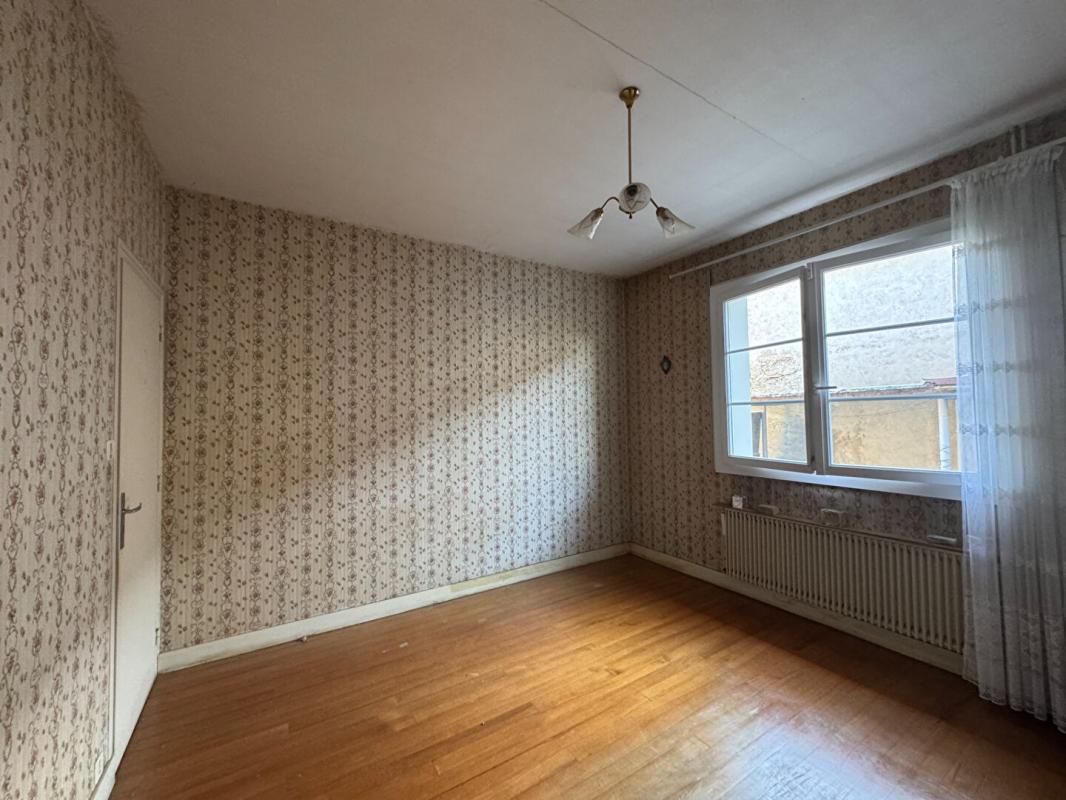 VAYRES Maison à Vayres  de  5 pièces  de 105 m2 - 3 chambres - Un chai de 60 m² - Terrain de 1270 m² 10