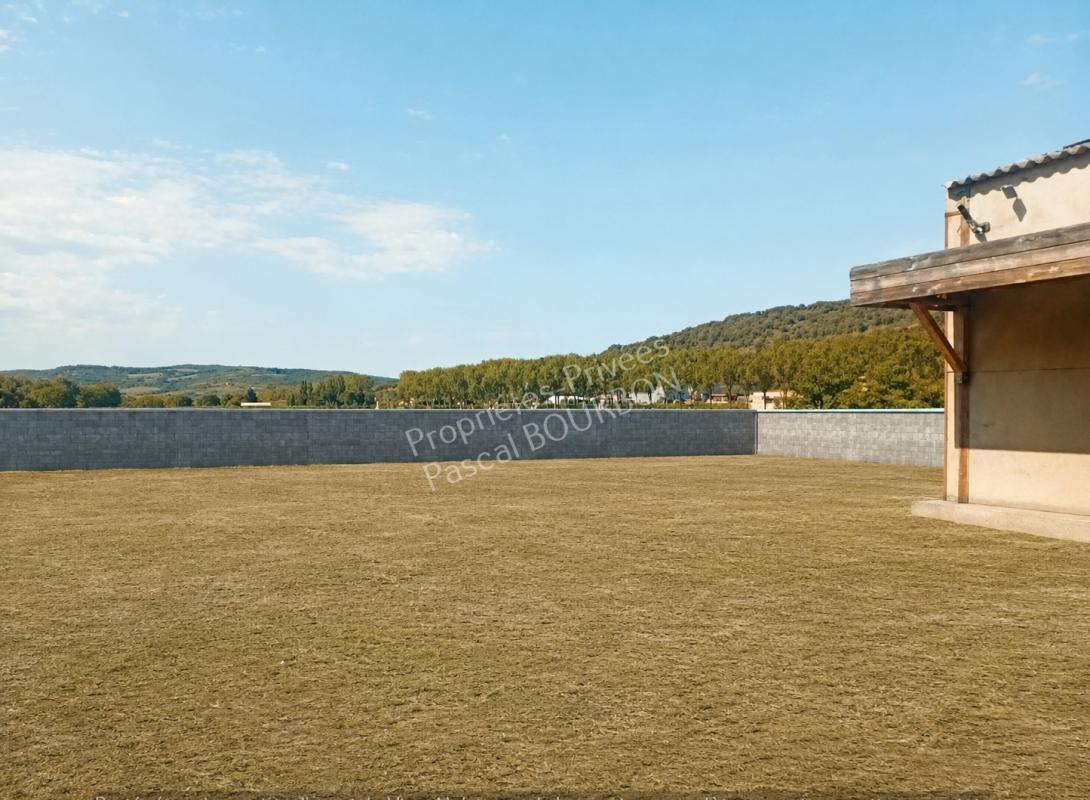 LIMOUX Hangar de 200m² et deux bureaux de jardin à Limoux sur 1000m² 6