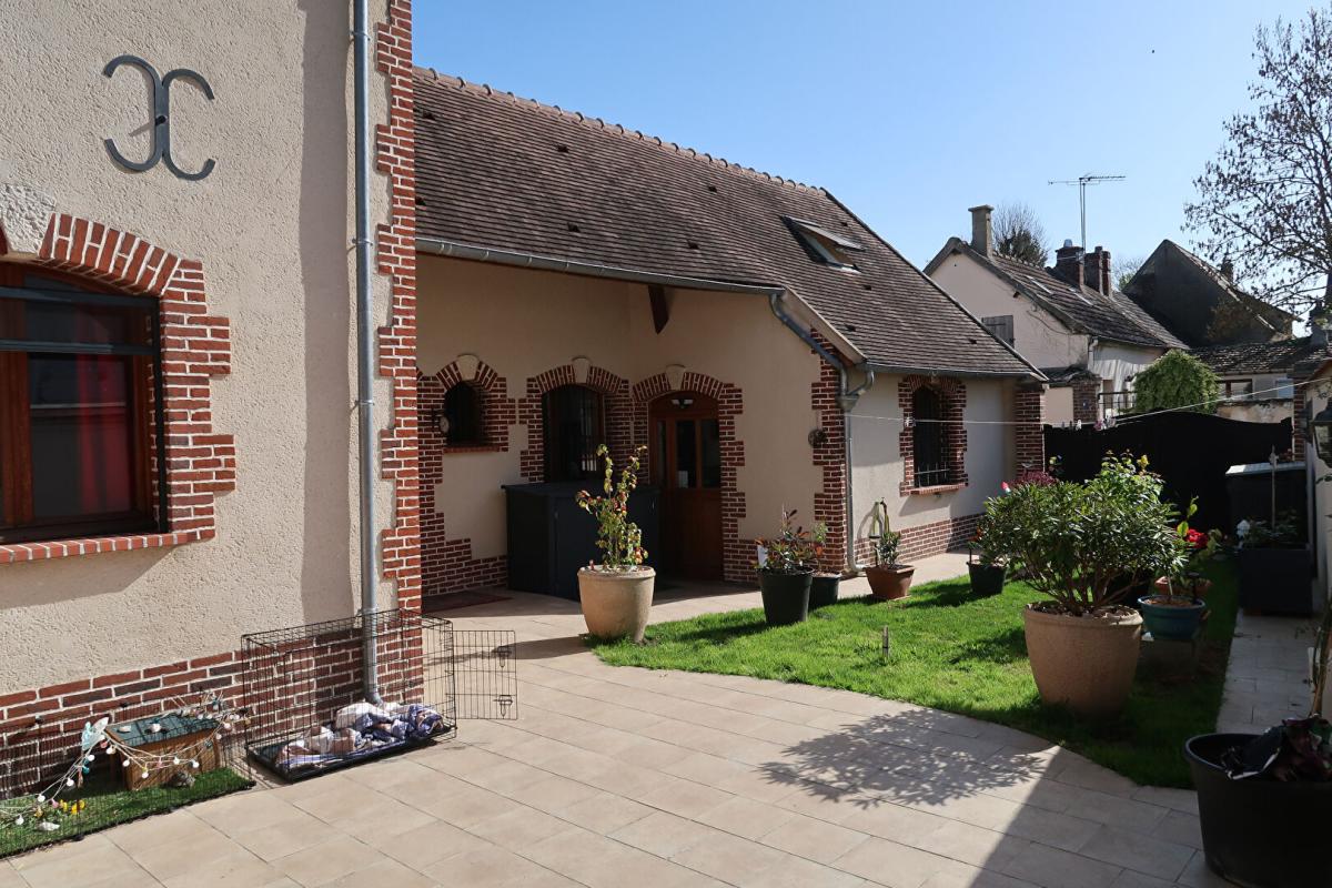 IVRY-LE-TEMPLE MAISON ANCIENNE COMPLETEMENT RENOVEE PAR UN COMPAGNON DE FRANCE 2