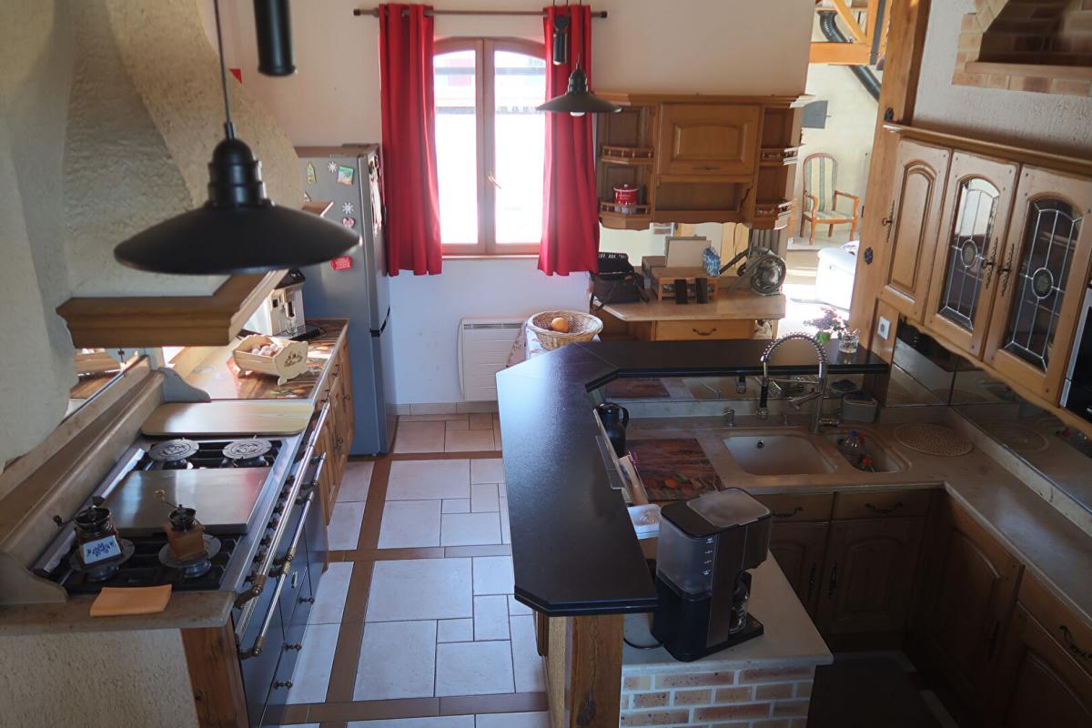 IVRY-LE-TEMPLE MAISON ANCIENNE COMPLETEMENT RENOVEE PAR UN COMPAGNON DE FRANCE 3