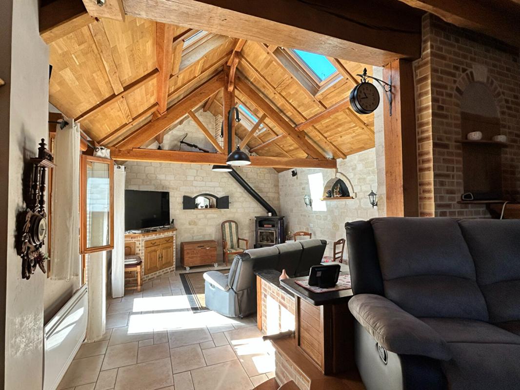 IVRY-LE-TEMPLE MAISON ANCIENNE COMPLETEMENT RENOVEE PAR UN COMPAGNON DE FRANCE 6