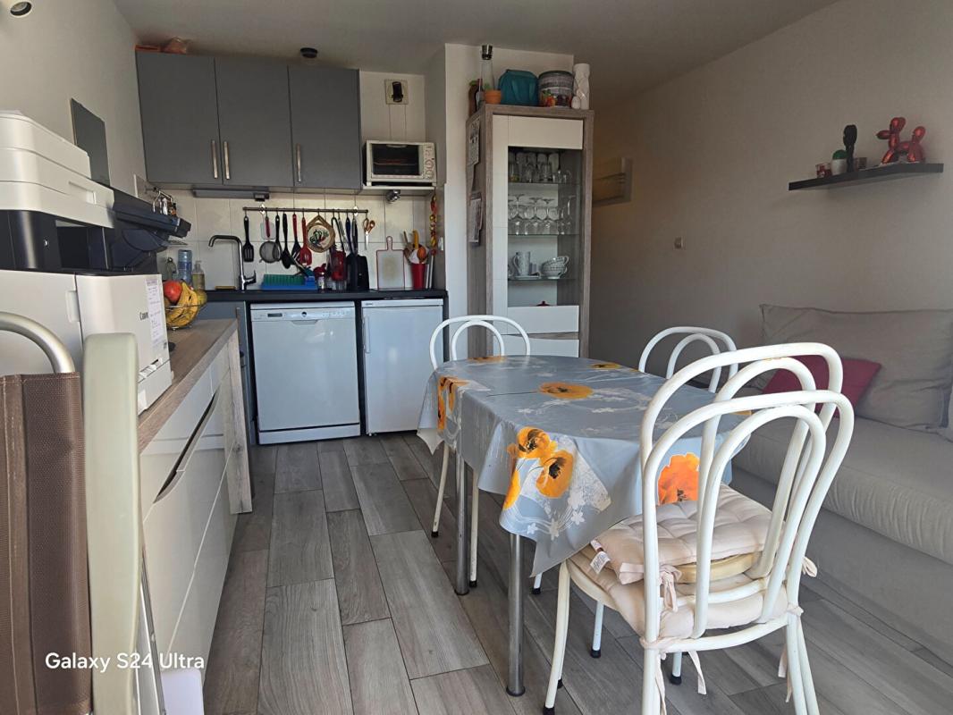 SETE Appartement meublé, 2 pièces avec terrasse, 1er ligne mer dans une résidence sécurisée avec piscine 4