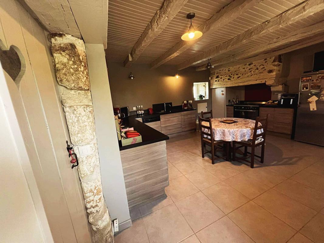 ALLEMANS Maison Avec Piscine Allemans 8 pièce(s) 205 m2 11