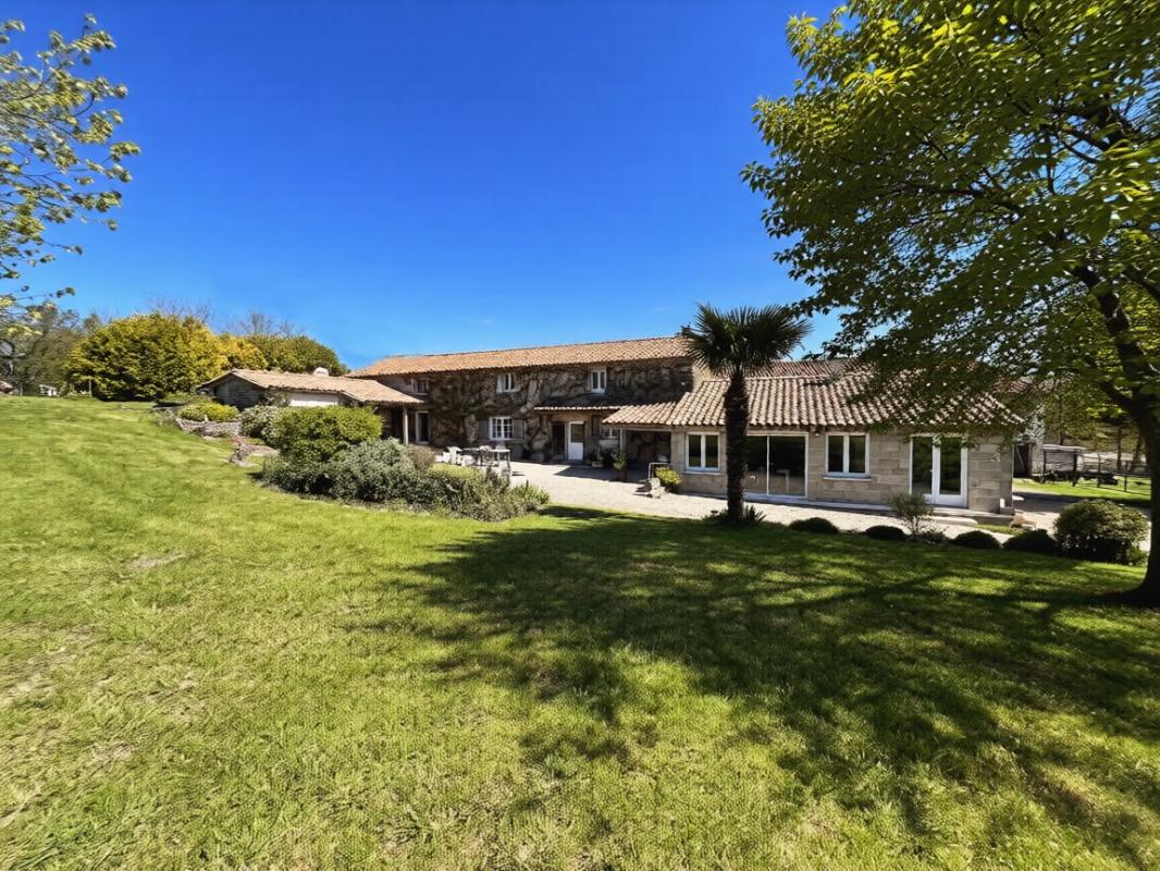 ALLEMANS Maison Avec Piscine Allemans 8 pièce(s) 205 m2 2