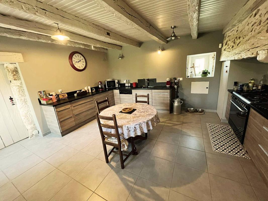 ALLEMANS Maison Avec Piscine Allemans 8 pièce(s) 205 m2 7