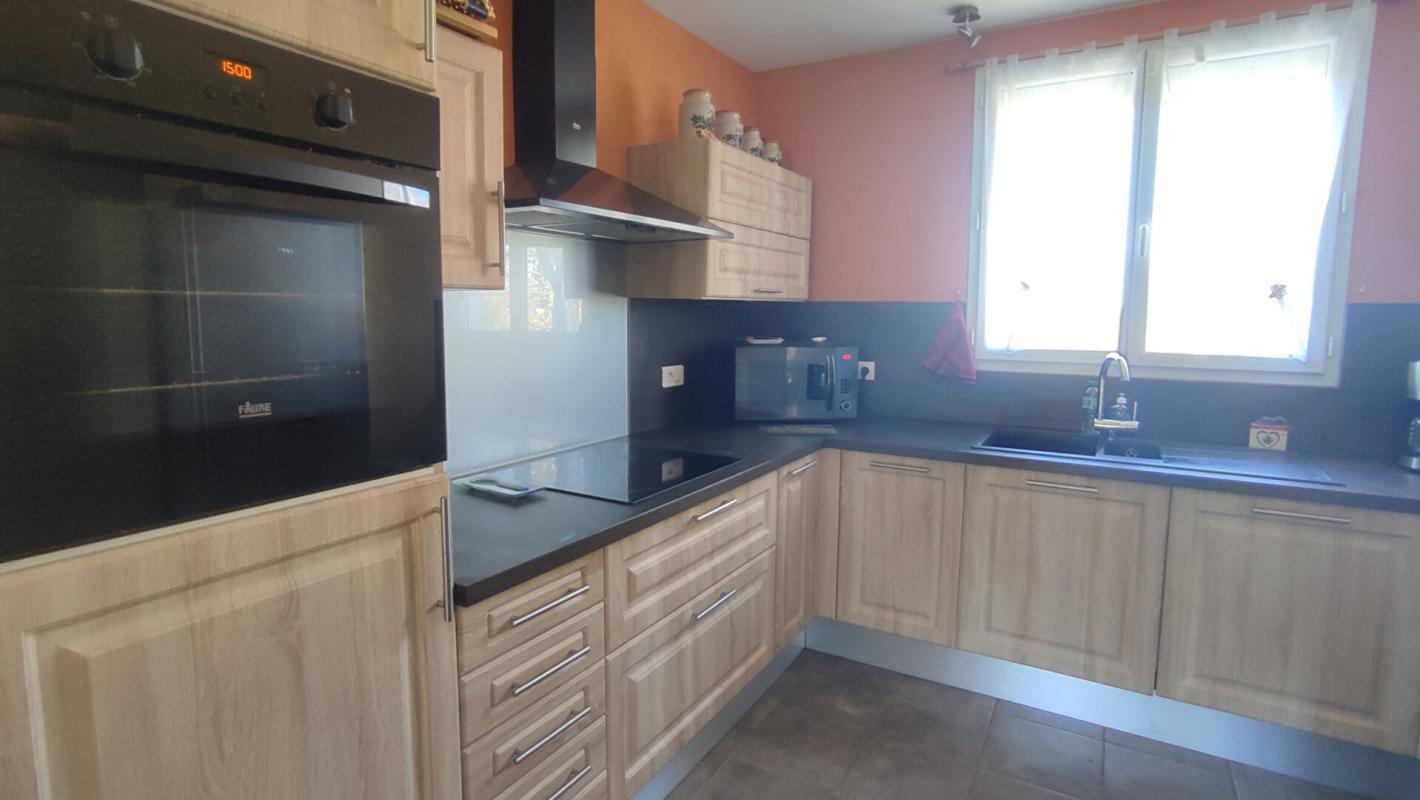 SOURSAC Maison individuelle avec beau terrain plat à Soursac 4