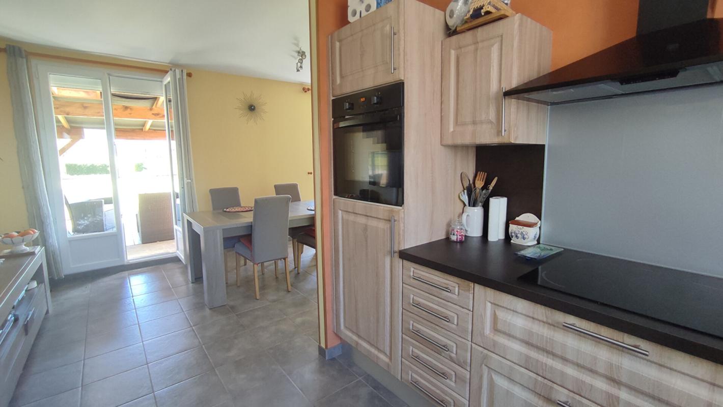 SOURSAC Maison individuelle avec beau terrain plat à Soursac 5