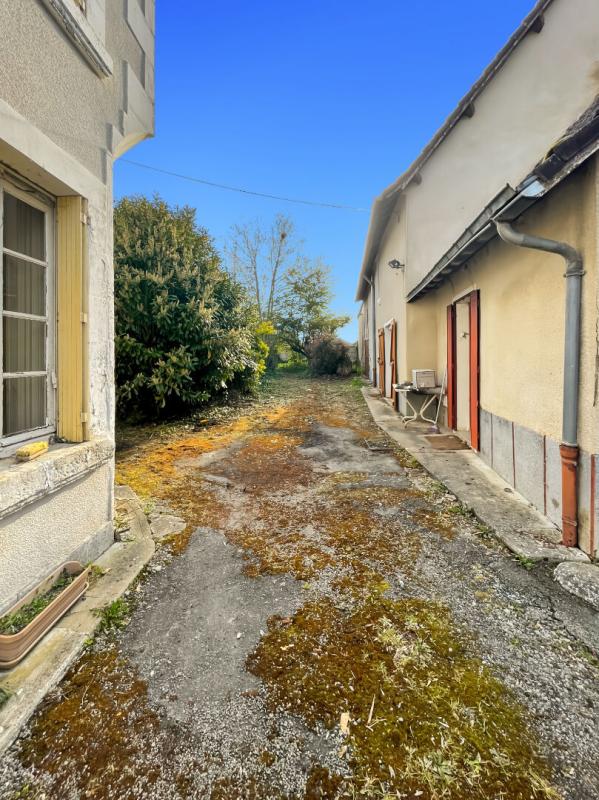 BRIVES Ensemble immobilier avec fort potentiel à Brives, Idéal investisseur ! 2