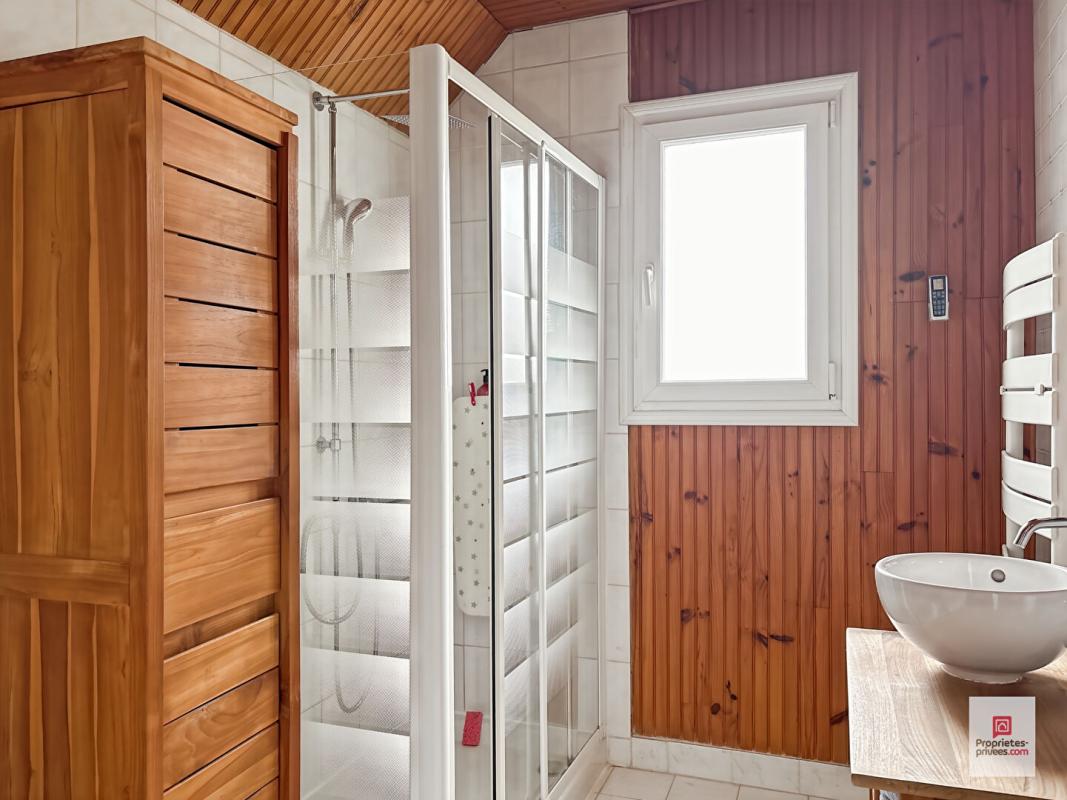 BOUESSAY Maison Bouessay 6 pièce(s) 138.8 m2 18