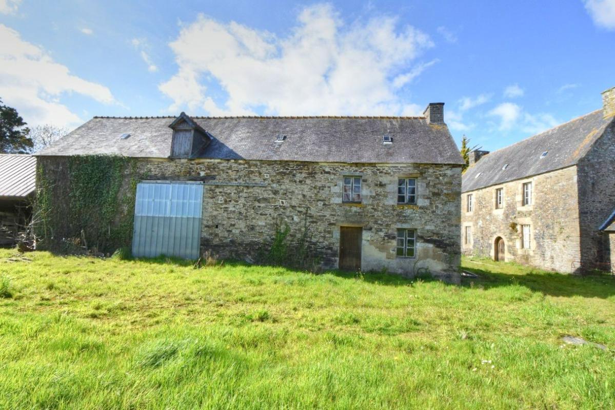 TREGUIER Corps de ferme à restaurer sur terrain de 9 000 m2 7