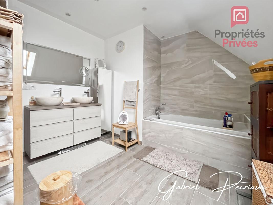 ESTISSAC Maison Estissac 5 pièce(s) 144 m2 4