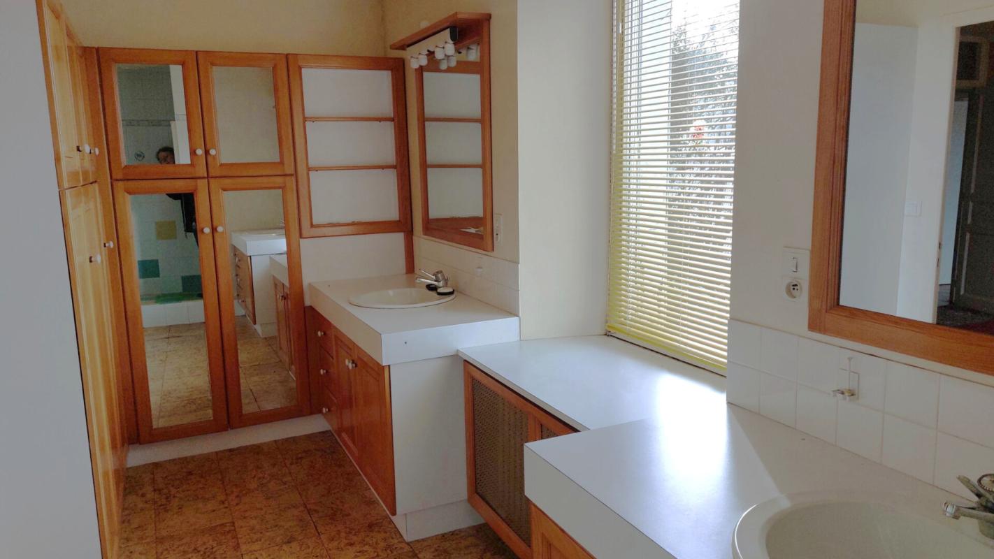 POLAINCOURT-ET-CLAIREFONTAINE Maison Polaincourt Et Clairefont 10 pièce(s) 331 m2 jardin, piscine 11