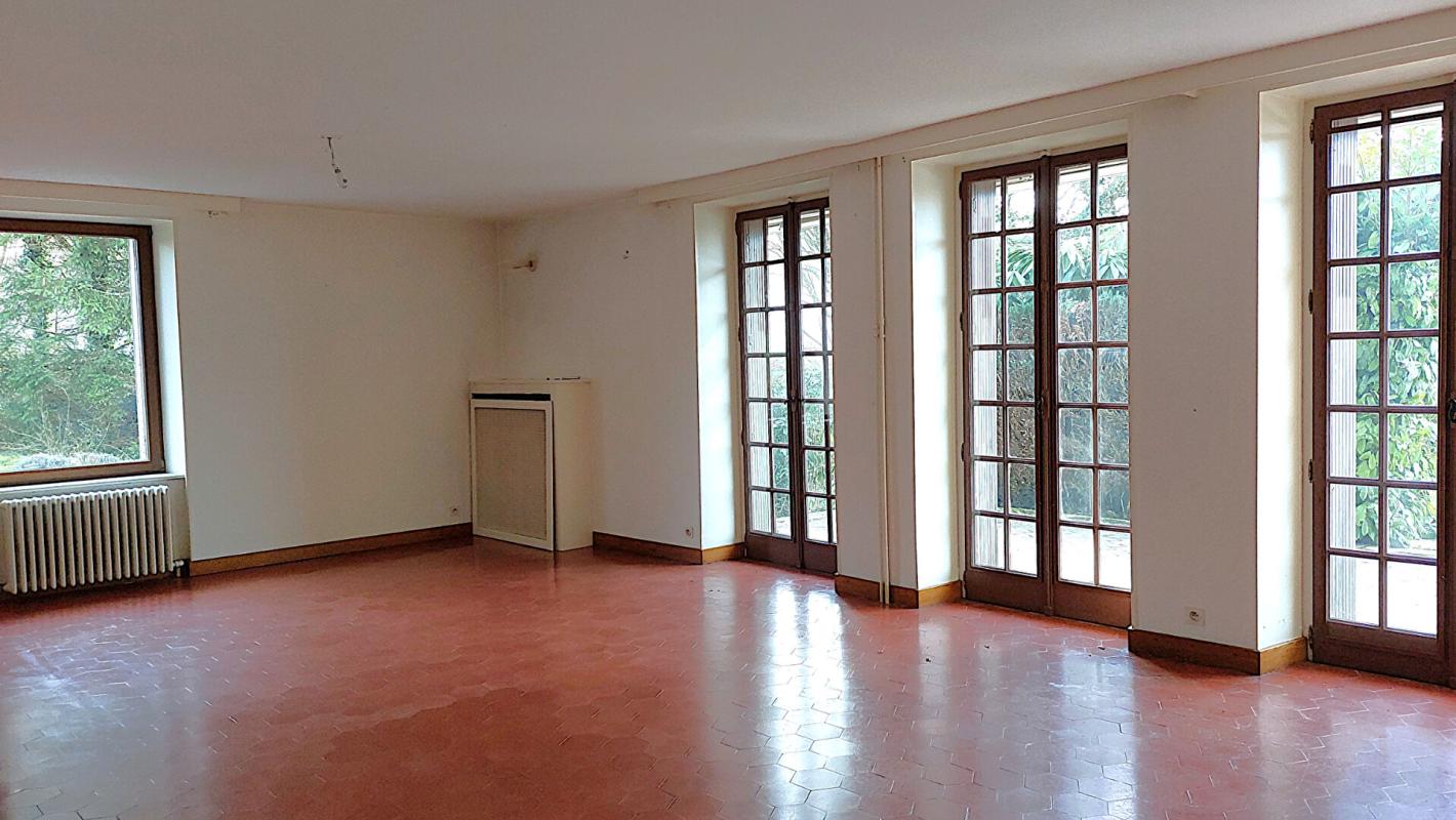 POLAINCOURT-ET-CLAIREFONTAINE Maison Polaincourt Et Clairefont 10 pièce(s) 331 m2 jardin, piscine 6